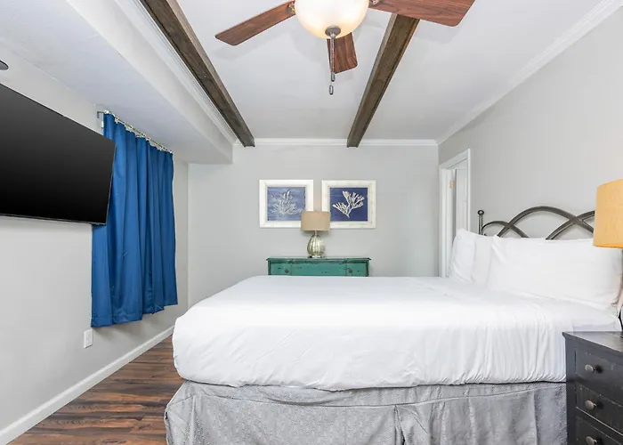 Island Winds East 708 Apartment *